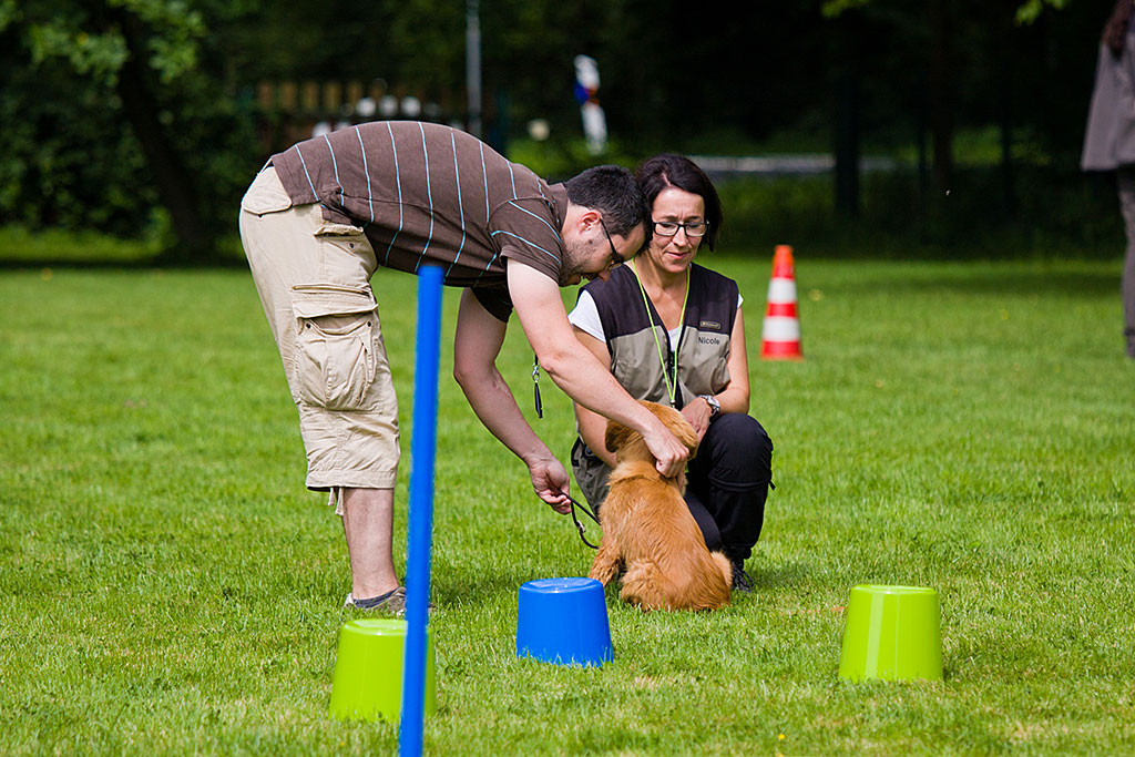 Edison wird die Moxonleine von Stephan abgenommen