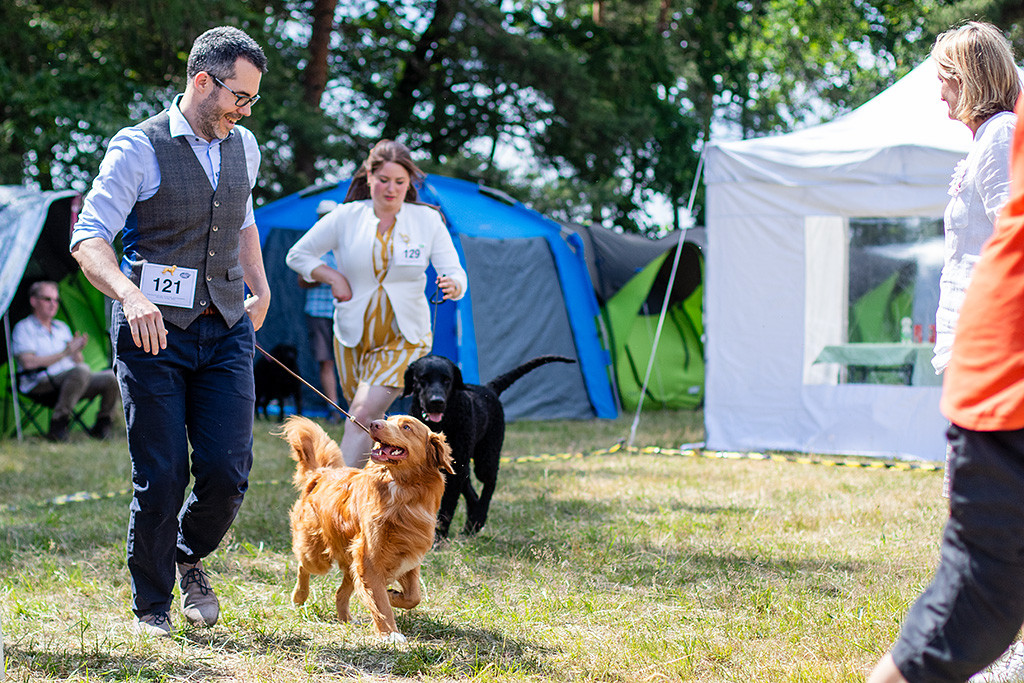 Newton lässt an Stephans Seite die Runde austrudeln und freut sich dabei